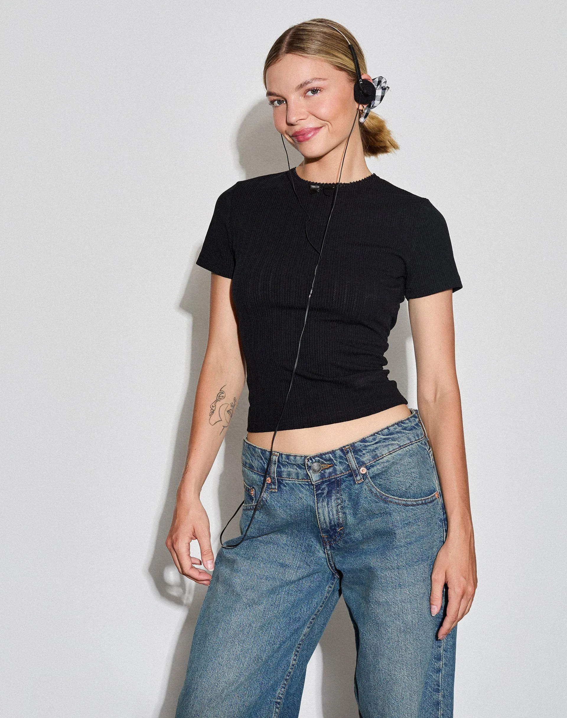 Dakota Cropped Tee in Black